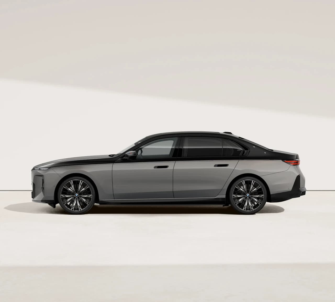 BMW 7 Series — thumbnail 9