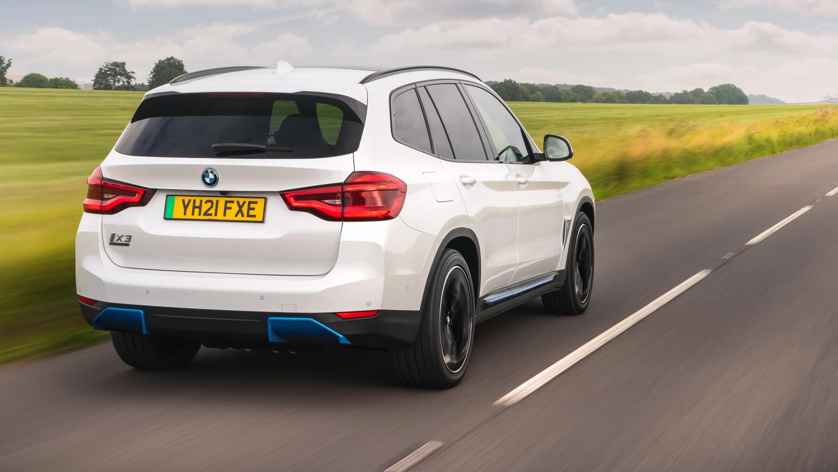 BMW iX3 — thumbnail 5