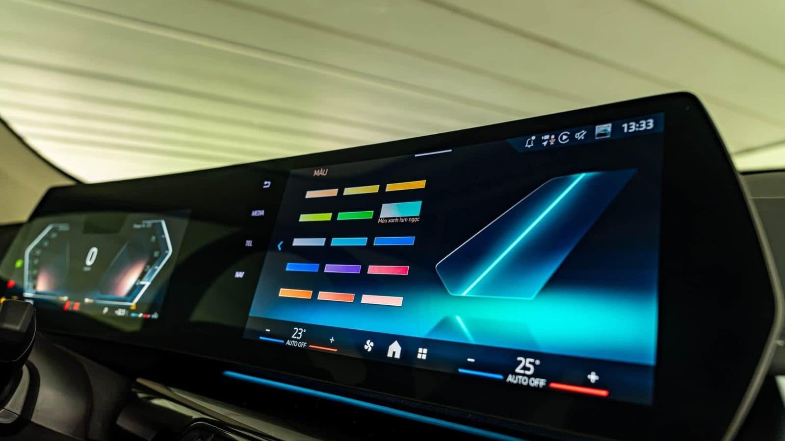 Màn hình cong BMW Curved Display chạy hệ điều hành BMW OS 9